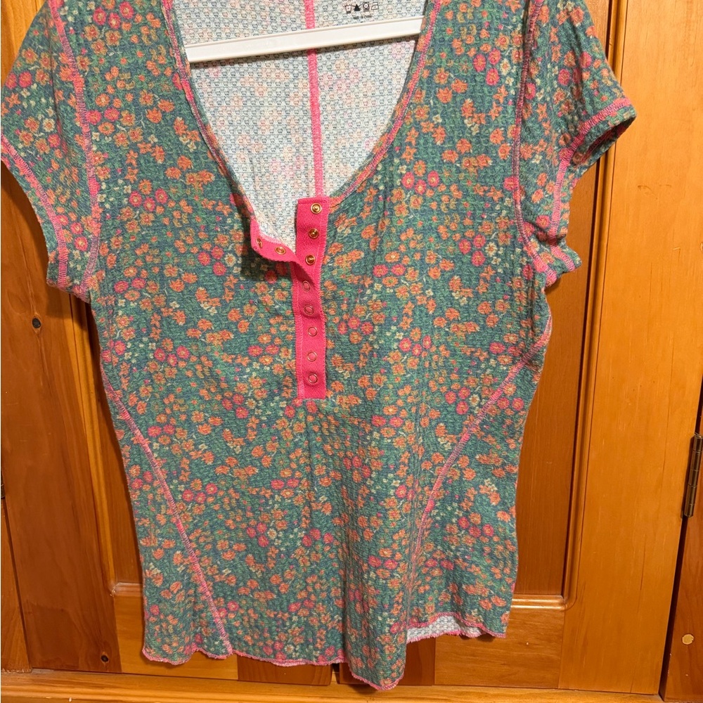 NATURAL LIFE Green Floral Short Sleeve Top with Pink Trim